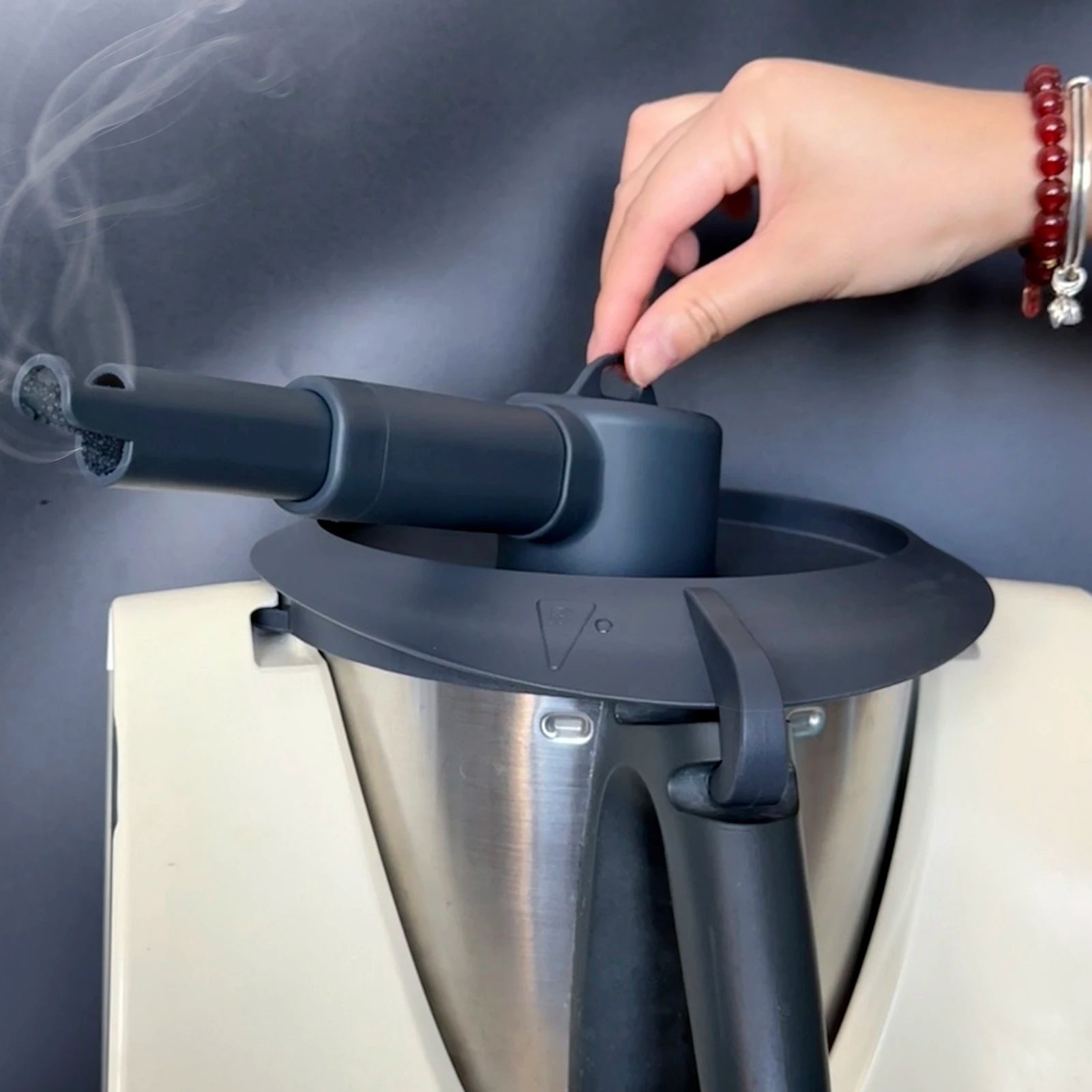 Deflector de vapor retráctil compatible Thermomix® TM5/TM6/TM31 – Protección contra calor y humedad